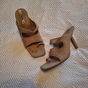 Zara Women's Beige Strappy Heels